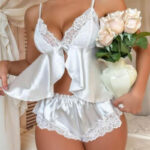 Beyaz Saten Şortlu Takım