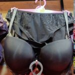 Siyah V Detaylı Hafif Destekli Soft Kap Sütyen Takımı